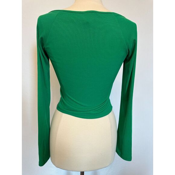 Princess Polly Green Top with Cutout Size 8 Perfect for St Patrick's Day - Picture 2 of 4